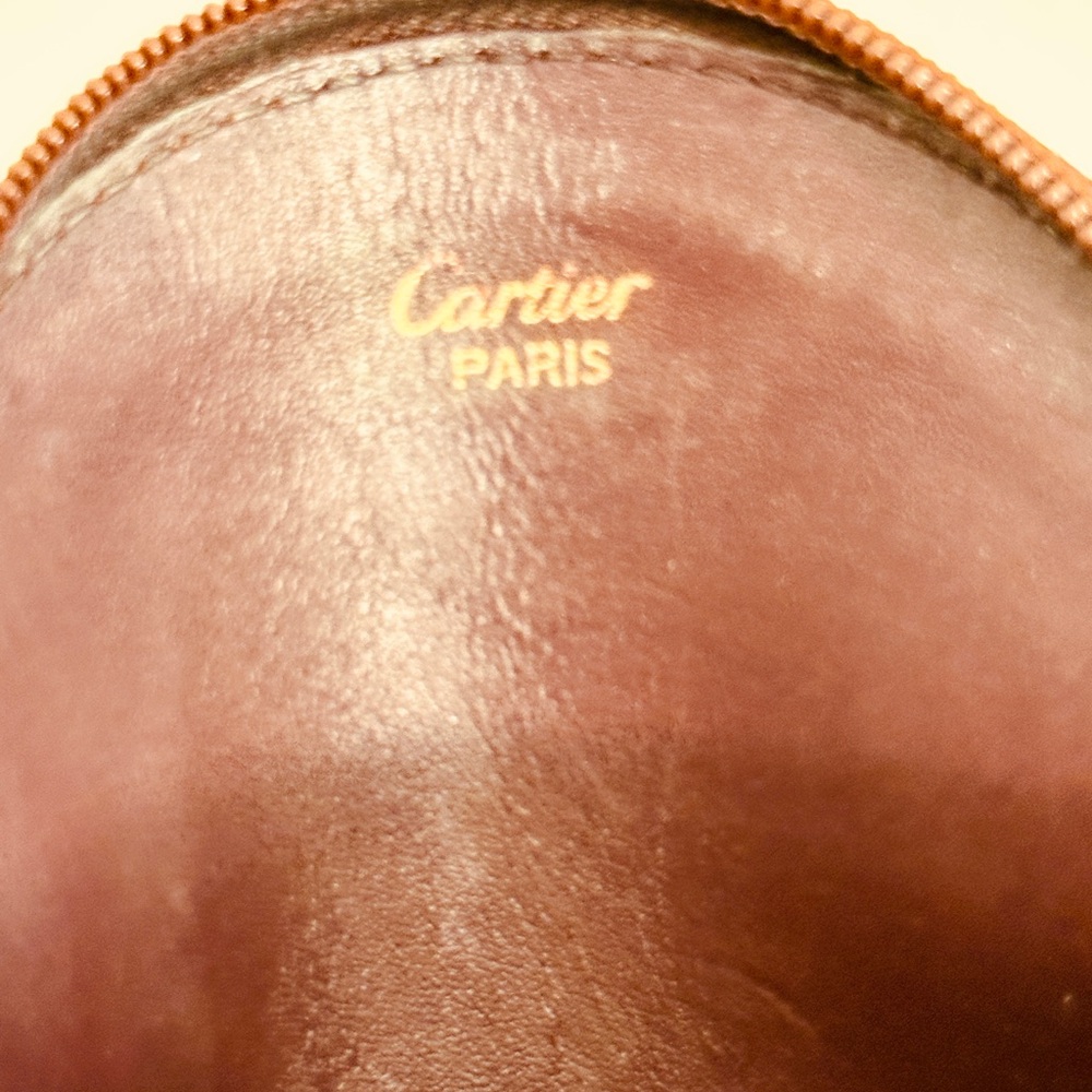 Elegant Cartier Burgundy Leather Coin Purse - Picture 2 of 10